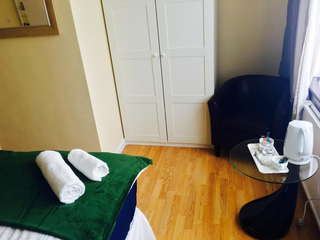 Gable Lodge London B&B Enfield Ruang foto